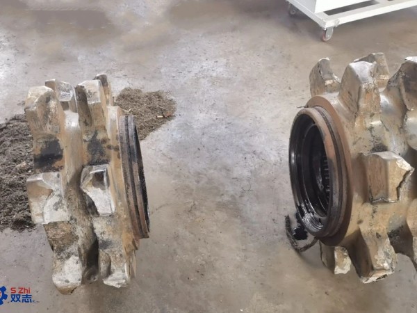 赴山西懷仁測繪刮板、橫梁、鏈輪體