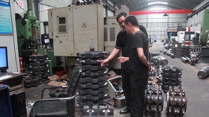 蔣經(jīng)理親自來(lái)雙志機(jī)械后，當(dāng)即下訂單