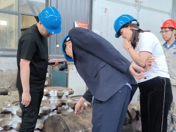 焦作陳總蒞臨河南雙志，破解鏈輪軸組適配困局